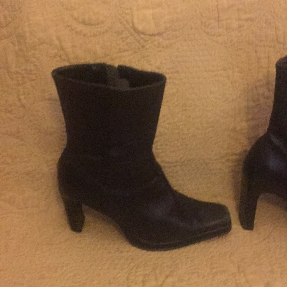 Black Steve Madden 8” ankle boots